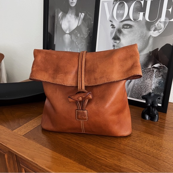 RESTORED VINTAGE DOONEY & BOURKE FLORENTINE TOGGLE LEATHER CROSSBODY BAG - Picture 8 of 14